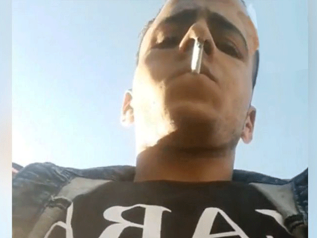 Photo of Stupid thief arrested for snatching phone from journalist in live stream