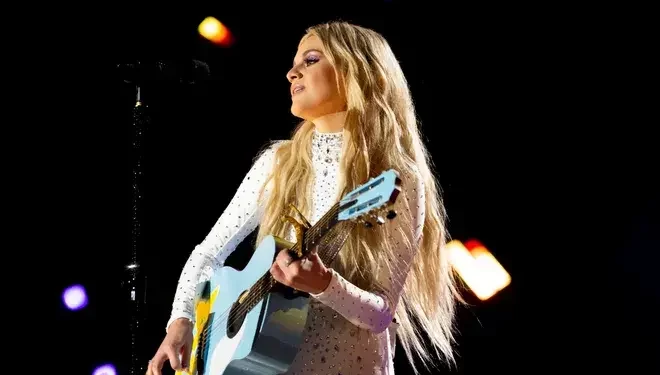 kelsea ballerini shines on 'snl' stage