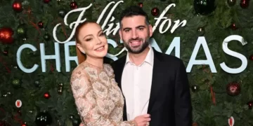 lindsay lohan announces first pregnancy